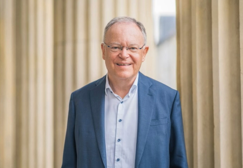 STEPHAN WEIL DURCH DEN BLICK DES MALERS ALBRECHT GEHSE 